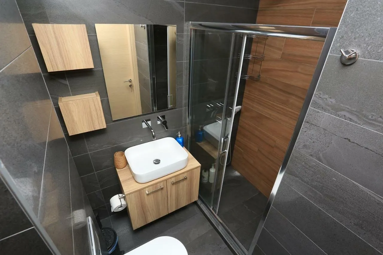 Kyana Downtown Studios Салоники